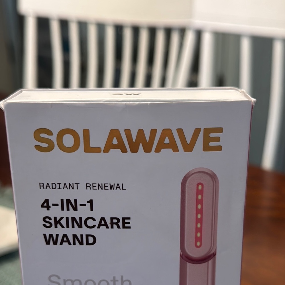 Solawave Pink Skincare Tool with Elegant Design With Activating Serum - Picture 4 of 8